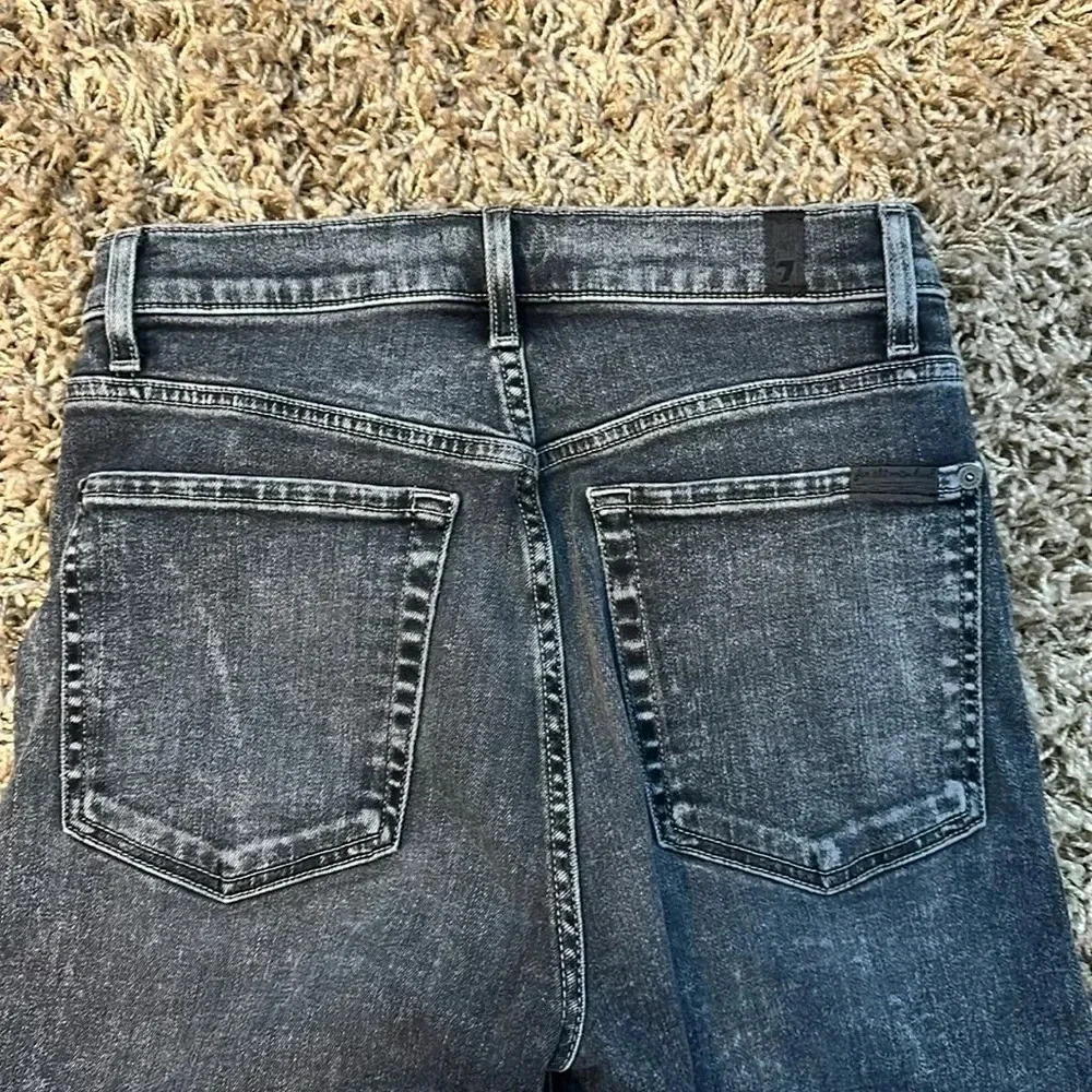 90s Grunge Rocker Feminine Boho 7 For All Mankind Gray Distressed Jean-Sz27 - Picture 7 of 8